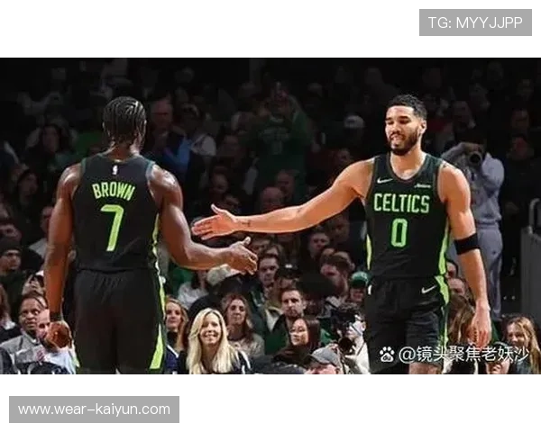 NBA过去十年仅热火勇士两队在核心年轻时常规赛成功卫冕