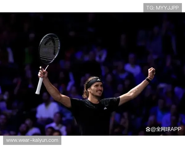 ATP年终总决赛：辛纳直落两盘击败小兹维列夫，率先从小组出线
